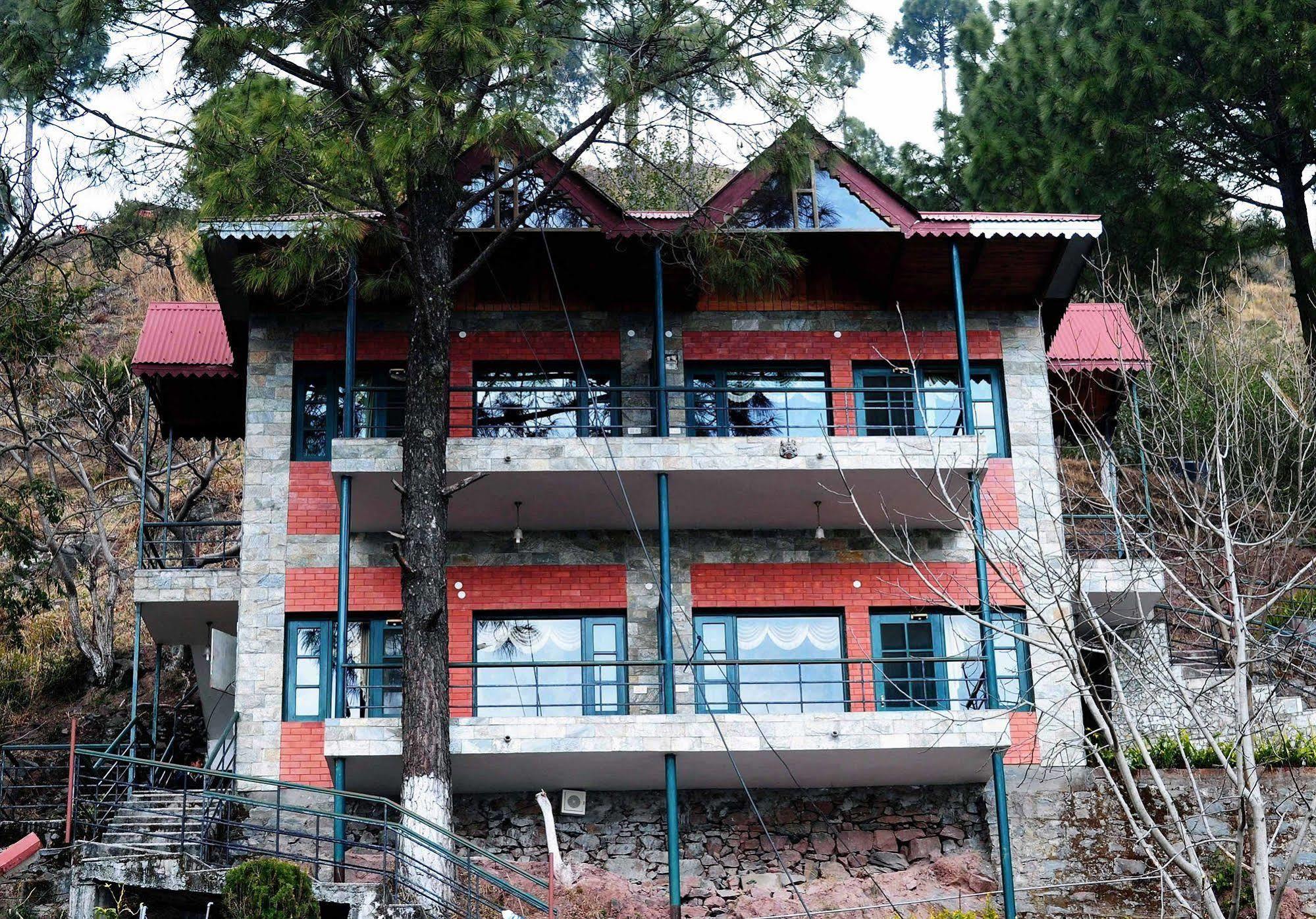 Winnies Holiday Inn Kasauli Exterior photo